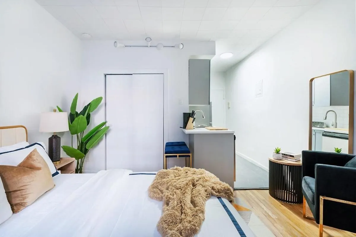 Apartment 74-1C New Studio With Private Outdoors - Gym New York
