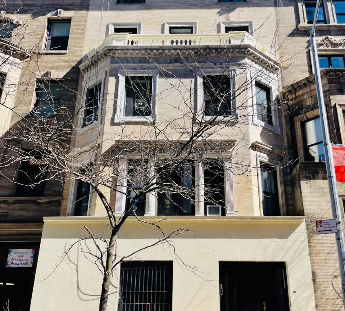 74-1C New Studio With Private Outdoors - Gym New York