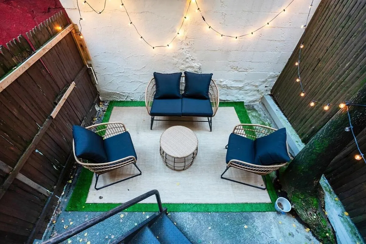 74-1C New Studio With Private Outdoors - Gym New York 0*,